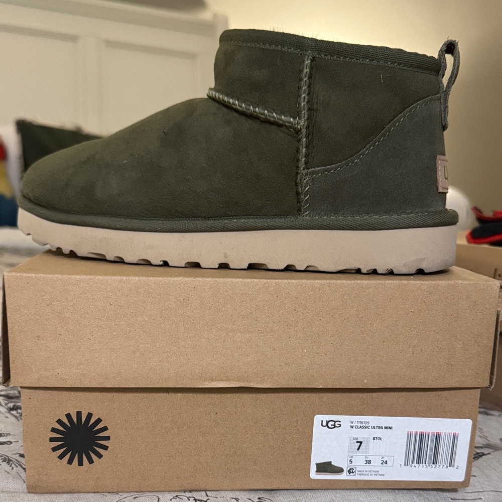 UGG Classic Mini Boots in Forest Green